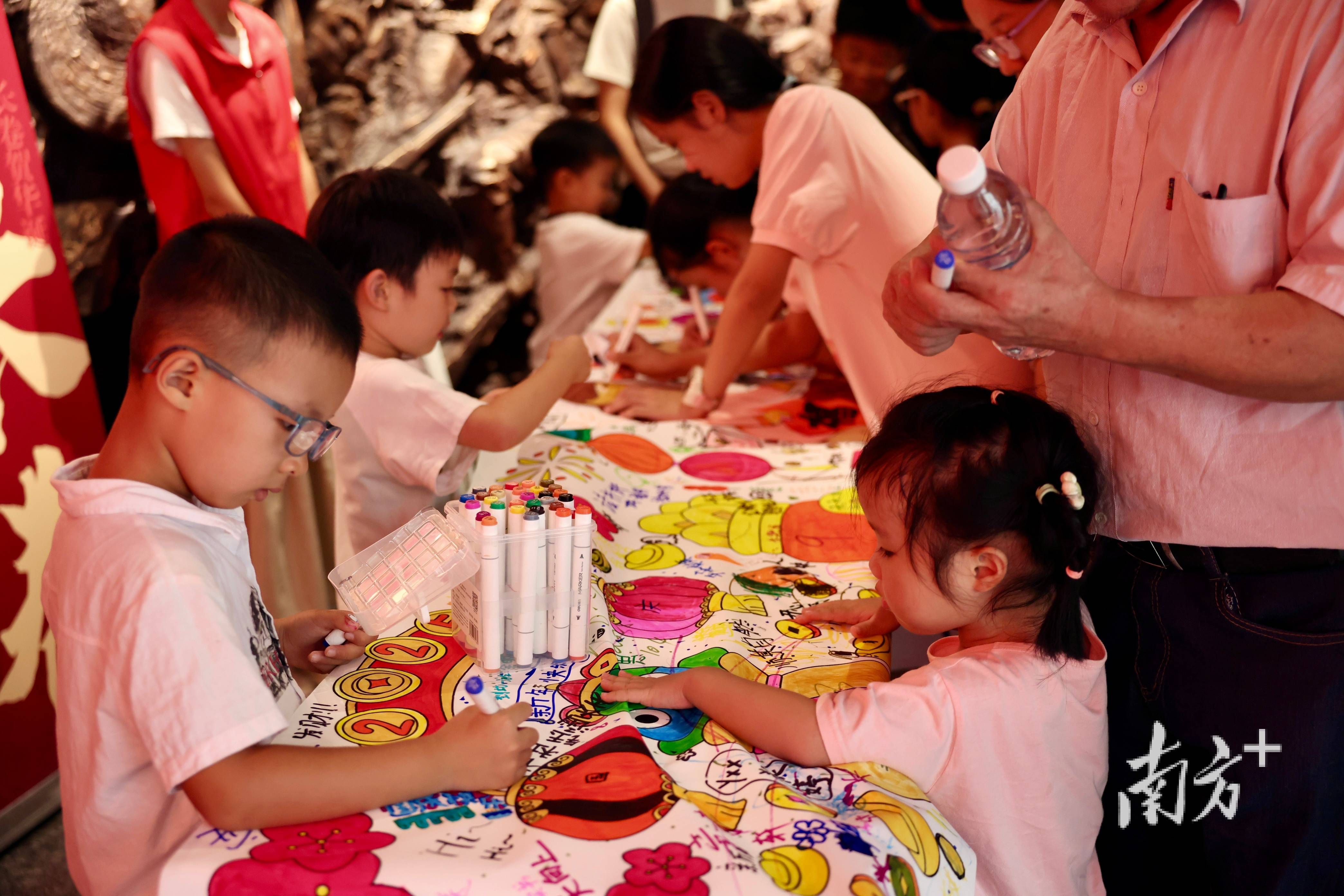 空间!“府楼猴”“瓷旺旺”成爆款pg电子中国潮州市博物馆新启文创(图4) 空间!“府楼猴”“瓷旺旺”成爆款pg电子中国潮州市博物馆新启文创(图4)